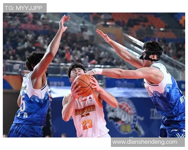 新疆伊力特球员伤愈归队，备战季后赛士气高涨